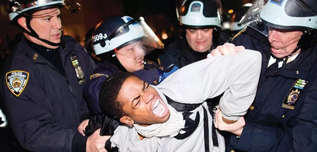 视频黑人击毙警察美国人_视频黑人击毙警察美国女人_美国警察击毙黑人视频