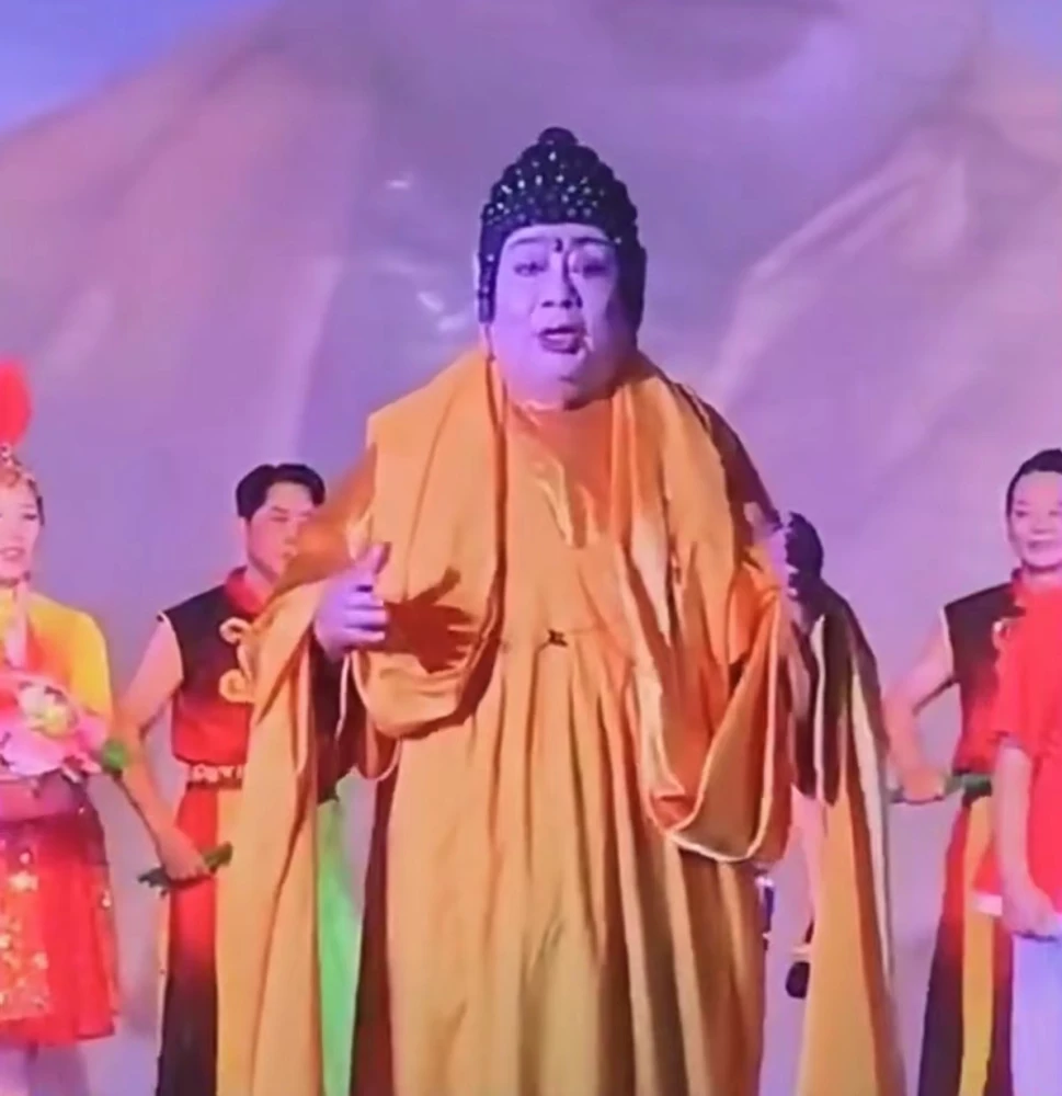 女人用丝袜脚塞男人嘴_女毒王裂地飞沙_裂嘴女