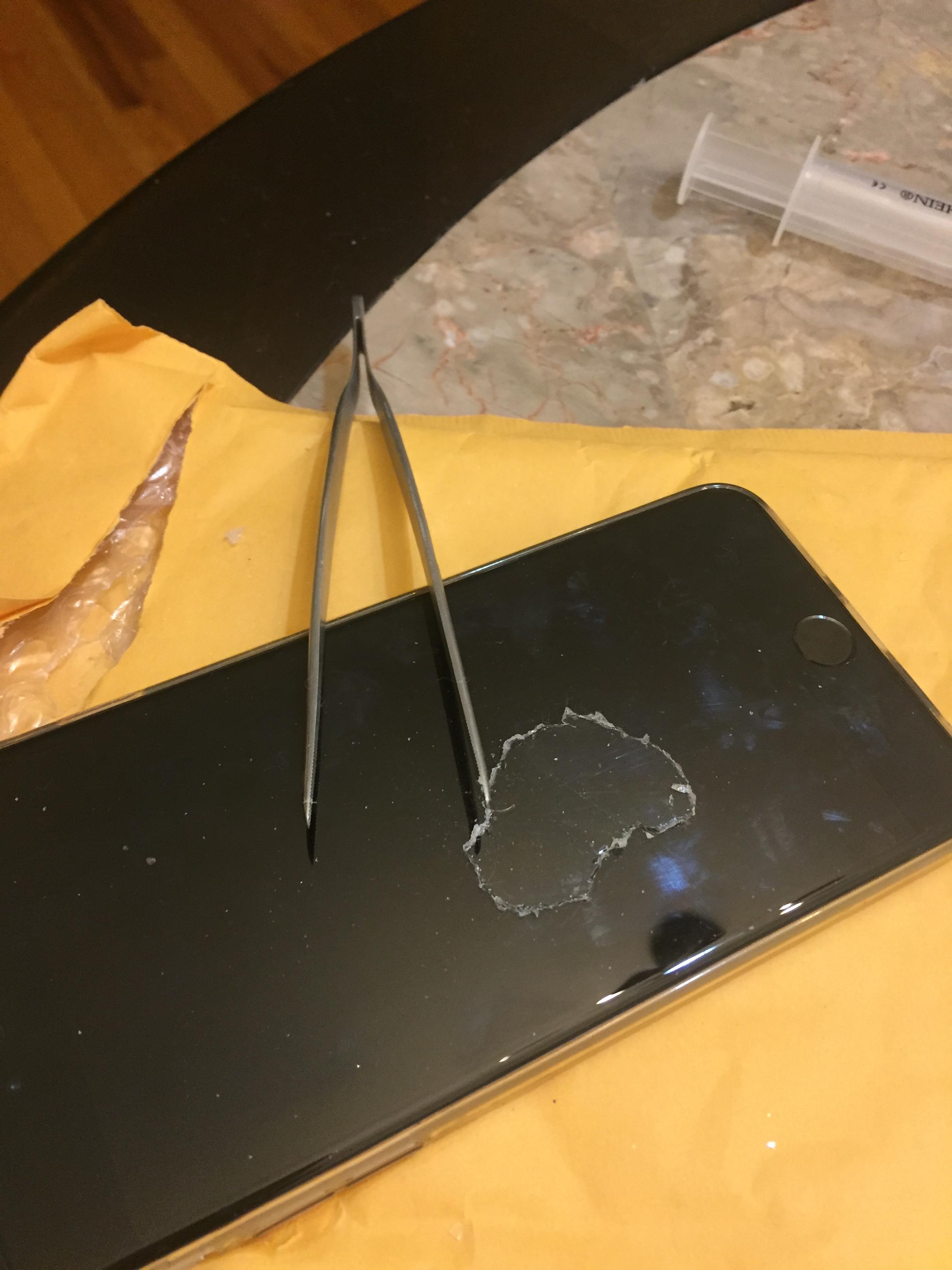 撕手机膜视频_撕手机膜游戏_撕手机膜会伤害手机屏幕吗