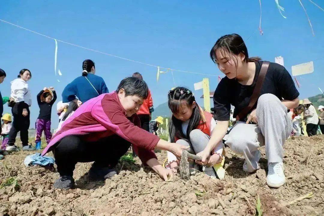 恐怖片查理的农场_查理的农场下载_查理的农场1