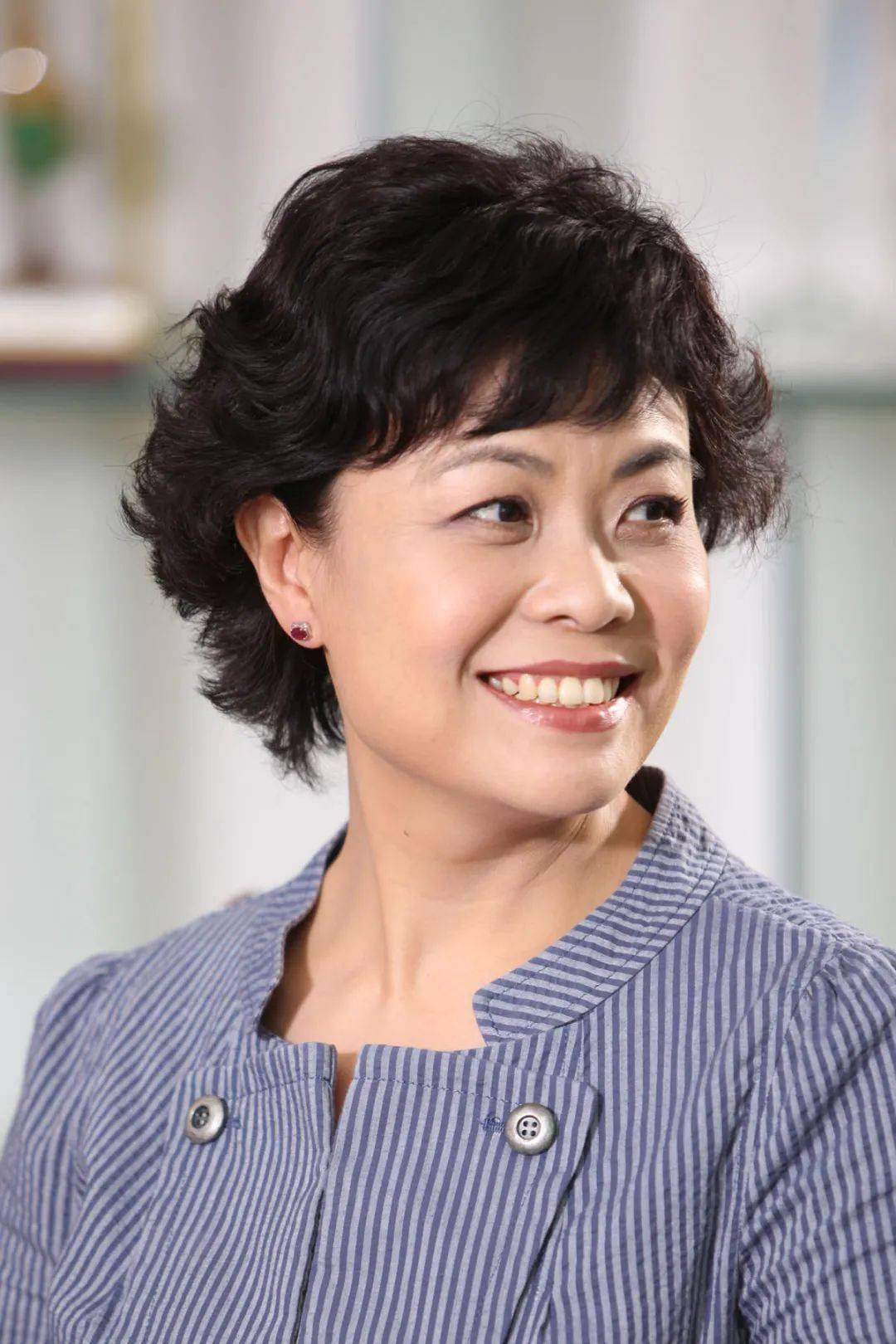 中尾芽衣子_芽衣子配音_本间芽衣子头像