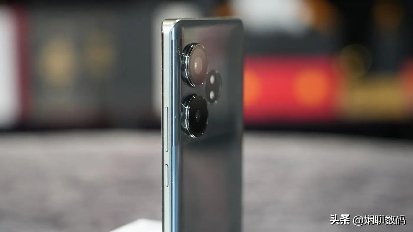 真我手机pro10图片_真我手机pro10+_真我10pro手机