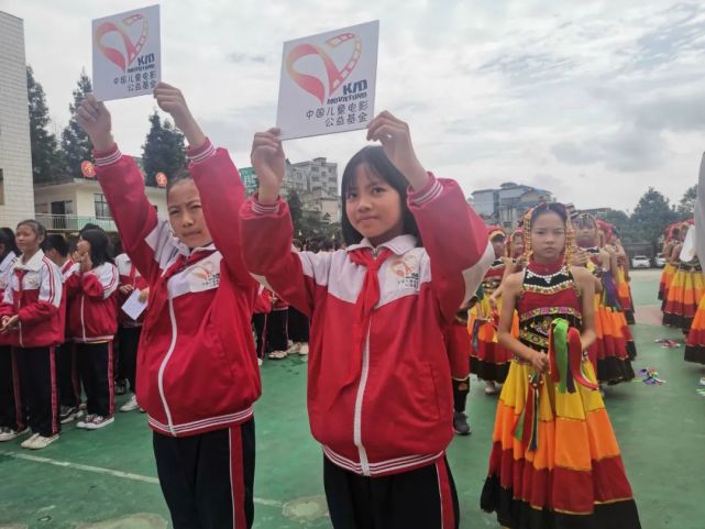 山鹰教练机和l15教练机对比_山鹰教练机_山鹰教练机用几台发动机