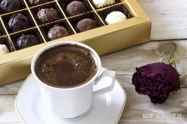静夜思可以设计的游戏_夜深人静游戏攻略_夜深人静的手机游戏推荐