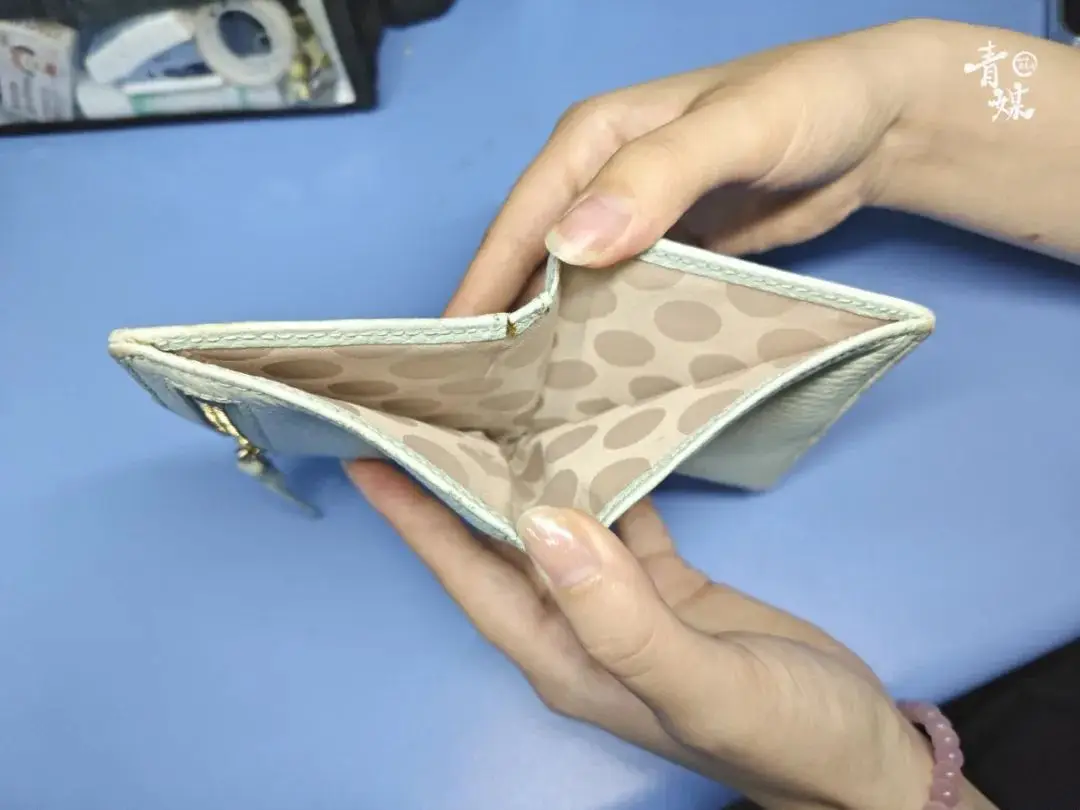 我天天看手机玩游戏_玩手机看游戏会怎么样_玩手机看游戏的软件