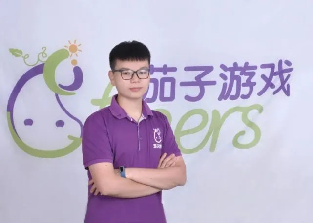 小朋友乱玩手机游戏视频_视频玩朋友手机游戏小孩能玩吗_别人玩游戏的小视频
