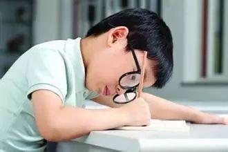 玩手机眼睛痛了玩电脑就不痛_眼睛疼看手机眼睛疼怎么回事_玩游戏看手机眼睛疼怎么办