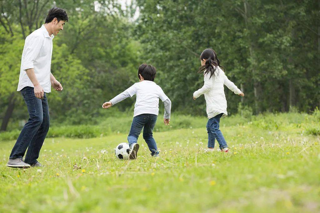 打游戏中风_小孩子玩手机游戏中风_孩子过度玩手机导致瘫痪