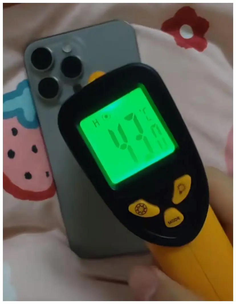 玩游戏手机有温度什么原因_打游戏手机温度_玩游戏手机温度过高