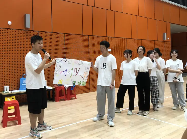 一部手机三个人玩个小游戏_手机小游戏_个人玩的小游戏