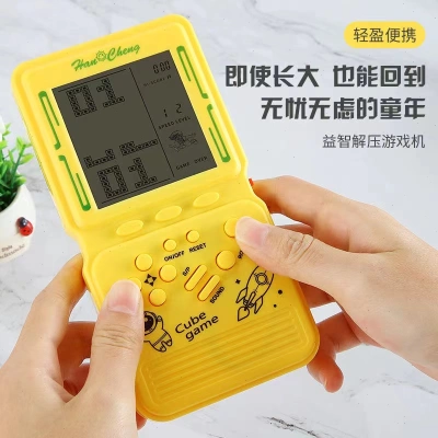 手机小时候玩的小游戏软件_手机玩老游戏的软件_小时候老玩的手机游戏机